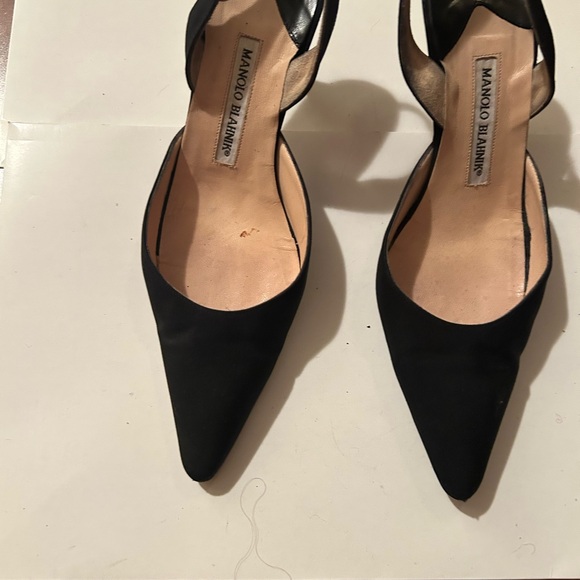 Manolo Blahnik Black Satin Pointed-Toe Heels